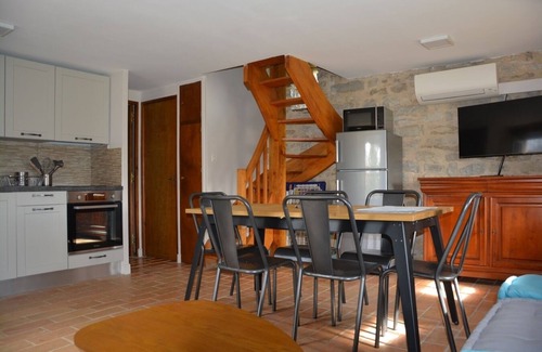 Caylus Cottage | Gîte Alexandre Dumas, sleeps 6