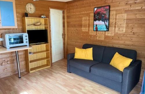 Le Portail Apartment | Gîte Allamanda 45m2, 2 à 4 Personnes, piscine et jardin tropical