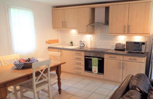 Asnieres sur Vegre House | Gîte Asnières-sur-Vègre, 3 pièces, 4 personnes - FR-1-410-241