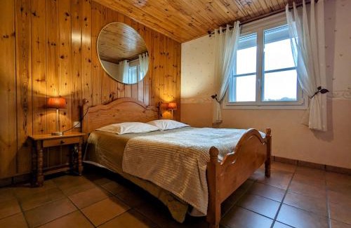 La Fagette House | Gîte avec terrasse privative et jardin fleuri à Saugues, tout inclus - FR-1-582-90