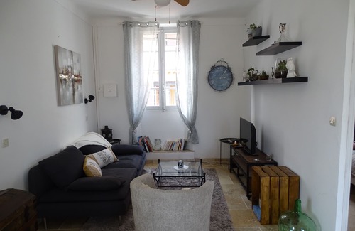 Les Mayons House | Gîte Avec Très Grande Terrasse Panoramique sur les Maures
