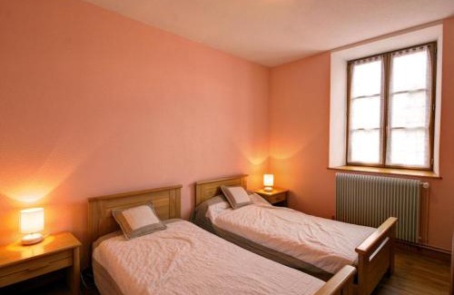 La Chambonie House | Gîte chaleureux en Auvergne avec animaux admis, idéal pour nature et randonnées - FR-1-496-197