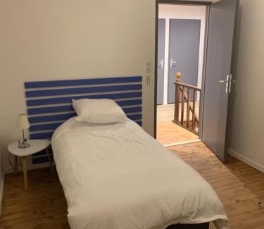 Saint-Martin-Lestra House | Gîte chez GAREL 15 personnes avec spa