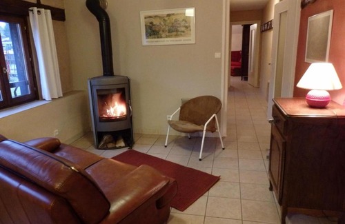 Corcieux House | Gîte Corcieux, 3 pièces, 3 personnes - FR-1-589-90