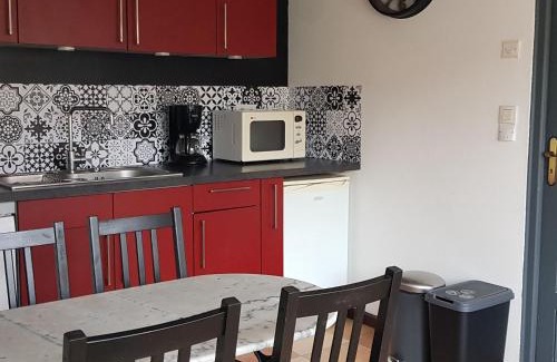 Change House | Gîte cosy près du Mans avec jardin, piscine et parking, idéal pour 4 pers. - FR-1-410-388