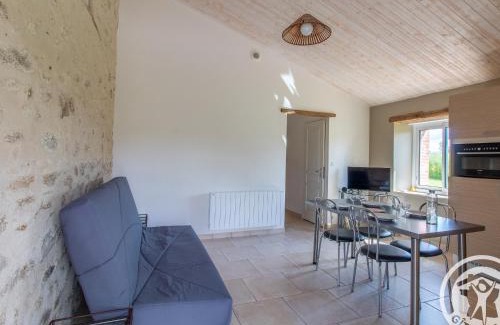 Saint-Christophe-du-Bois House | Gîte de Charme entre Cholet et Puy du Fou avec Terrasse et Équipements Complets - FR-1-622-33