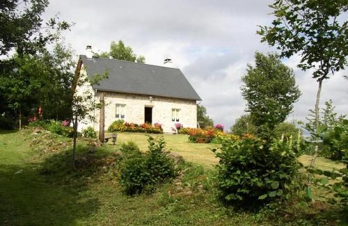 Sarroux-Saint-Julien Apartment | Gîte de France Chez dédé et léa 3 épis - Gîte de France 6 personnes MAE-9414