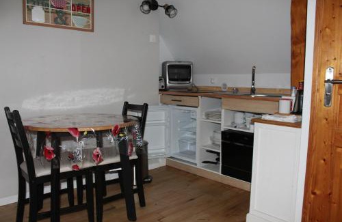 Glanville Apartment | Gîte Devalpierre adult only