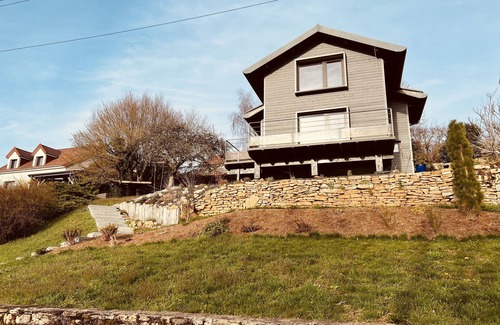 Montfaucon Ski Chalet | Gîte du château