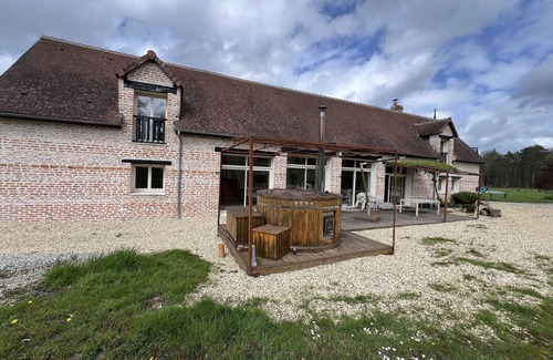 Chaumont-sur-Tharonne House | Gîte Enchanté~ Château~bain Nordique-sauna