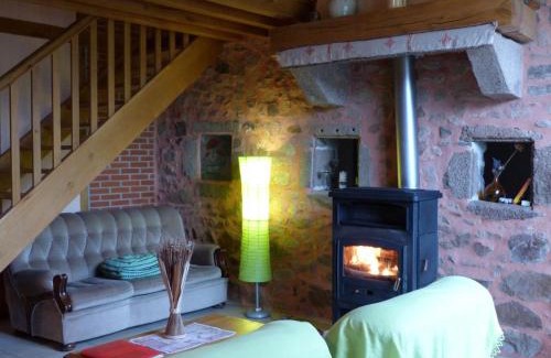 Barrais-Bussolles House | Gîte familial avec pêche, cascade, animaux et activités variées, proche de Vichy et Le PAL - FR-1-489-122
