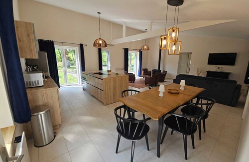 Saint-Quentin-en-Tourmont House | Gîte Prestige au Coeur De La Baie De Somme