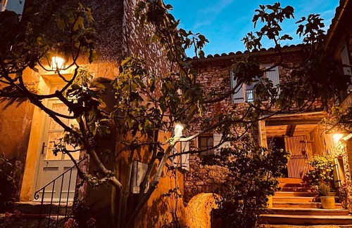 Roussillon House | Gîte Les Cyprès, à Roussillon, Dans mas Restauré
