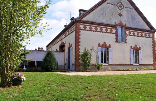 Lorris House | Gîte Lorris, 3 pièces, 6 personnes - FR-1-590-189
