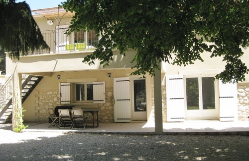 Orgon Cottage | Gîte mas la Mounine (ground floor)