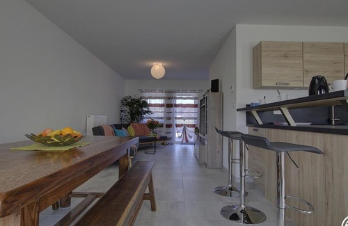 Peronnas House | Gîte Péronnas, 5 pièces, 12 personnes - FR-1-493-334