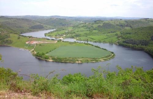 Dance House | Gîte rustique à Amions-Vézelin - 2 chambres, charges incluses - FR-1-496-226