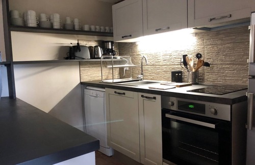 Caylus Cottage | Gîte Stendhal, sleeps 9