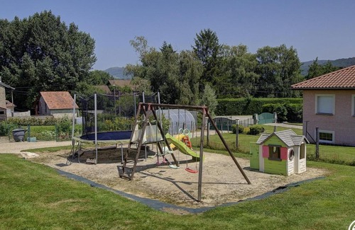 Tossiat House | Gîte Tossiat, 3 pièces, 4 personnes - FR-1-493-144
