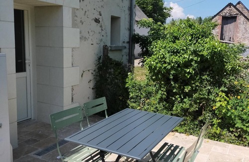 Veigne House | Gîte Val de Loire private access: 2/4 persons