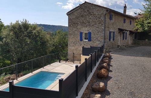 Les Assions Other | Gîtes Avec Piscine Entrée Séparée Étage Climatisé