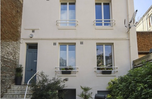Anatole France Danton Apartment | Gîtes Havrais - Gîte Tellier - Old Center - Apartment with garden