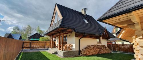 Bialka Tatrzanska Ski Chalet | Górska Chata pod wyciągiem Remiaszów nr IX ski bus pod domkami