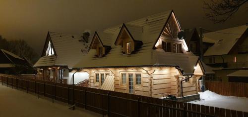 Bialka Tatrzanska Ski Chalet | Górska Chata pod wyciągiem Remiaszów nr IX ski bus pod domkami