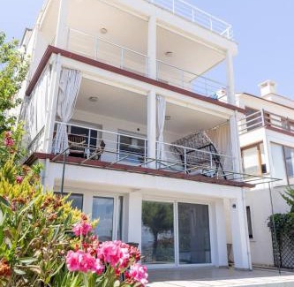 Gundogan Apartment | Gündoğan Bay View Suite - Garden - Terrace - Air Conditioning