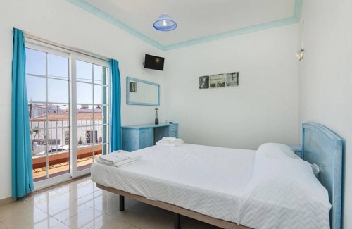 Ameijeira Apartment | G - Bedroom 1-3 in the Lagos Inn Guesthouse