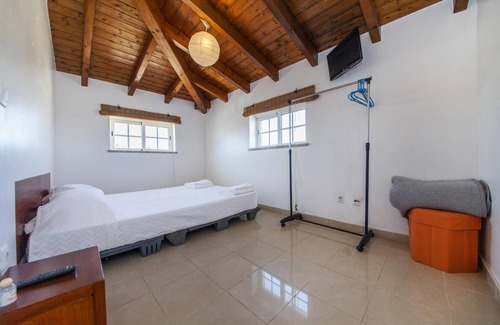 Ameijeira Apartment | G - Bedroom 2-2 in the Lagos Inn Guesthouse
