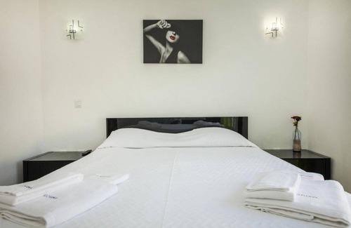 Ameijeira Apartment | G - Bedroom RC-1 in the Lagos Inn Guesthouse
