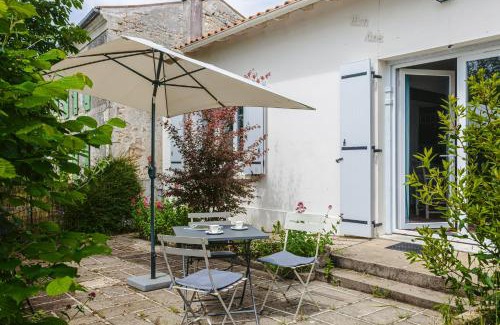 Puyravault House | Gabae - Les Volets Gris
