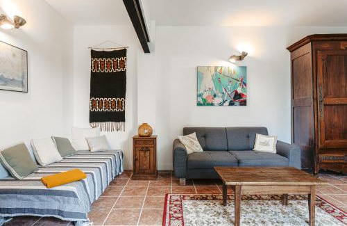 Puyravault House | Gabae - Les Volets Gris