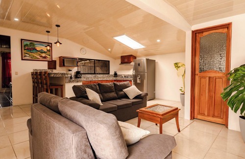 La Fortuna House | Gaby's Home In Downtown La Fortuna