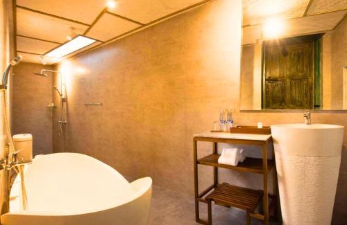 Saba Villa | Galaksi 1 BR Share Pool JU32