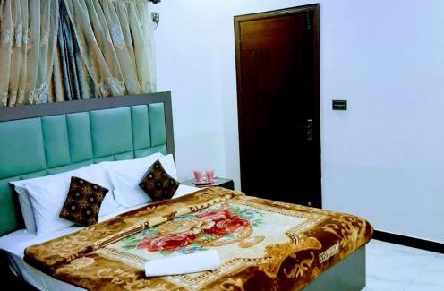 Karachi Bed & Breakfast | Galaxy Inn - Near Millennium Mall & Aga Khan Hospital Branch