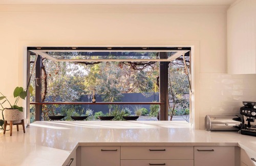 Mount Martha House | Galene Getaway Walk to Beach, Pool & Fire