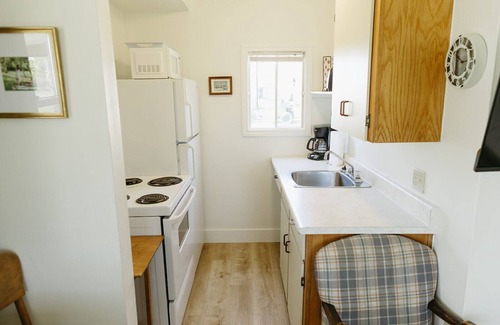 Stratford Cottage | Gallant Cottage-PEI Charm, updated cottage with AC near Charlottetown. Waterview