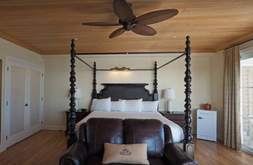 Marathon House | Galleon Suite at Grassy Flats Resort