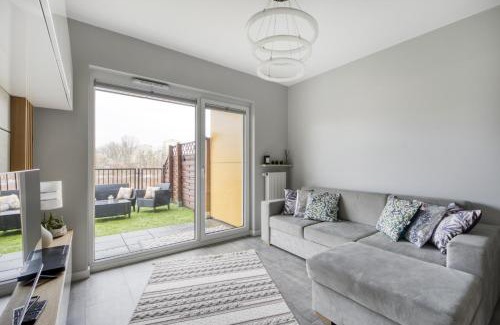 Targowek Apartment | Gama Home Glebocka 5D, 2-6 Guests