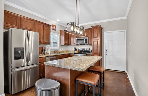 College Station House | Game Day Getaway Near Texas A&m 4 Bedroom Home