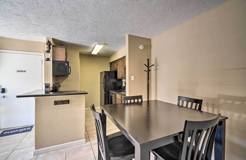 College Station Condo | Game Day Retreat: Pool Access, 2 Mi to Texas A & M