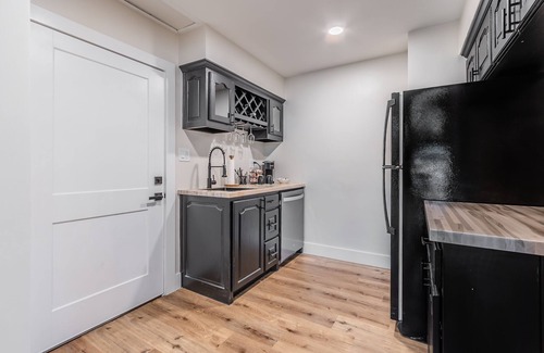 Hebron House | Game & Relax | Pickleball Court, Ping-Pong then Hot Tub