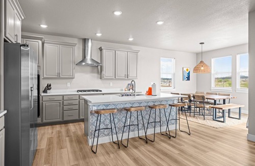 Monument House | Game Room & Hot Tub/Family Friendly/New Home