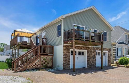 Ocean Gate House | Game Room, Kayaks, Steps to the Ocean!