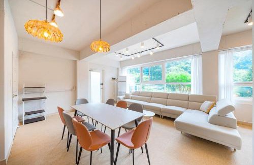 Gapyeong House | Gapyeong Defauze Pool Villa Spa Pension