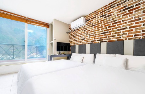 Gapyeong House | Gapyeong Hohokids Poolvilla