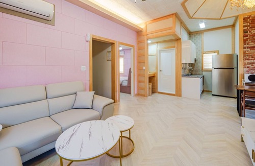 Buk House | Gapyeong Mungkeul House Pension