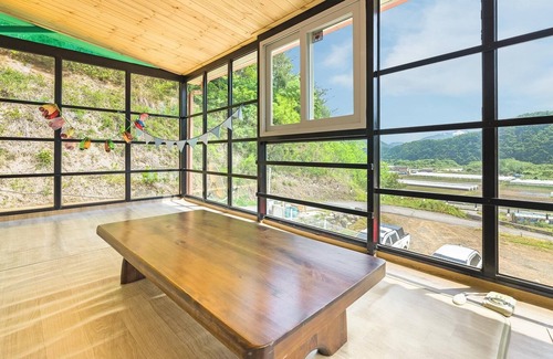 Buk House | Gapyeong Ttittippangppang Pension